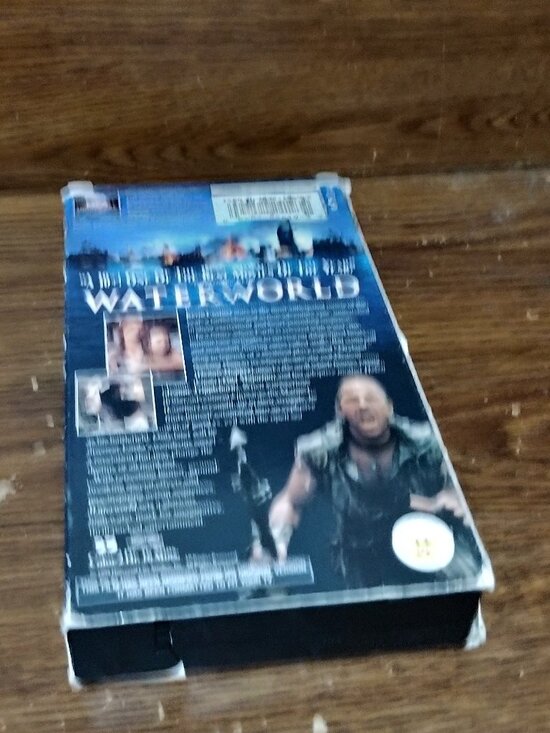 Waterworld (VHS, 1996, MCA Universal Pictures) Kevin Costner - Picture 2 of 6